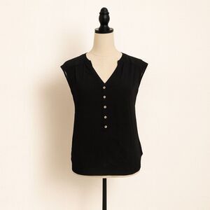 Guess  SZ XS Front button black blouse